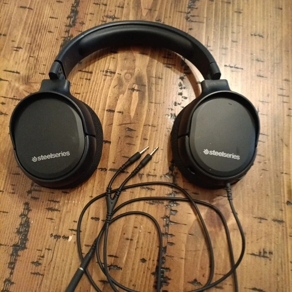 SteelSeries Wired HeadphonesGaming Headset - A1